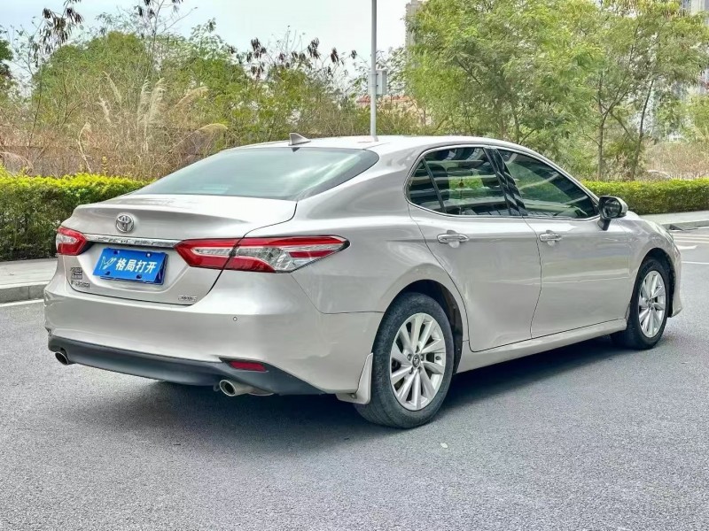 东莞21年丰田凯美瑞8