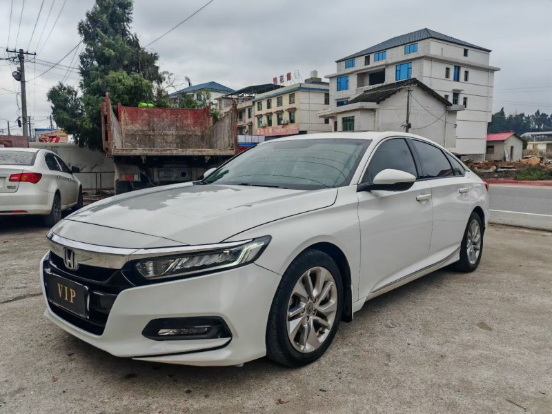 长沙19年本田雅阁3