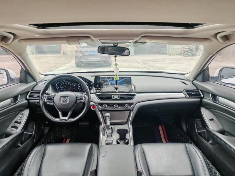 长沙19年本田雅阁4