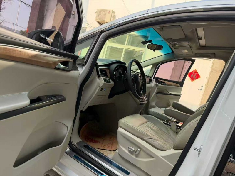 徐州19年别克GL84