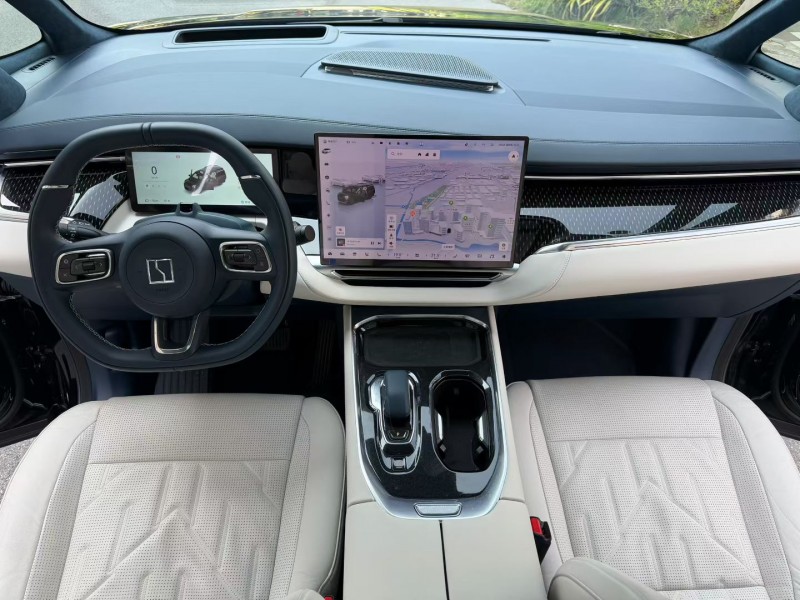 佛山25年极氪汽车0095