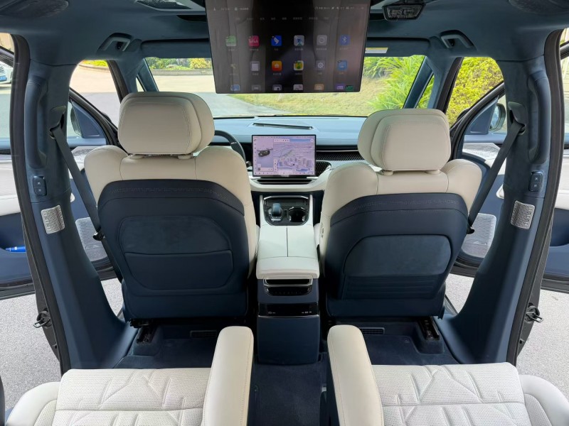 佛山25年极氪汽车0096