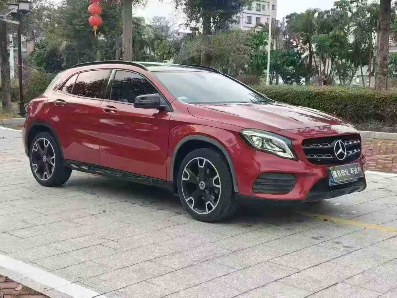 江門19年奔馳GLA3