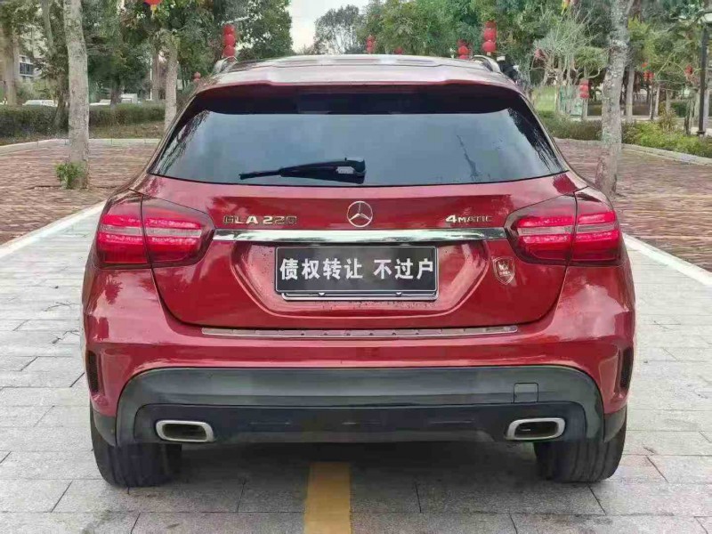 江門19年奔馳GLA9