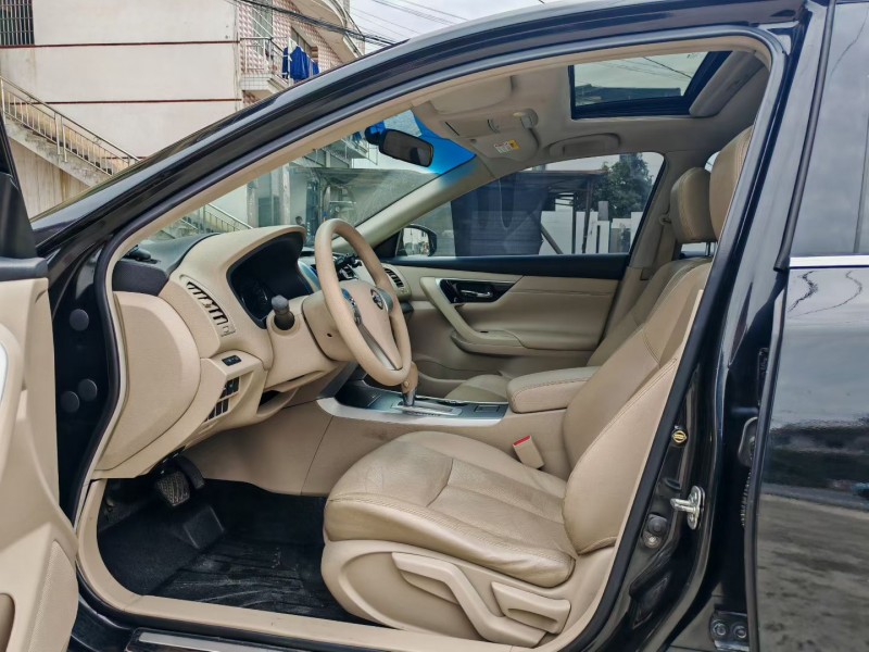 长沙17年日产天籁5