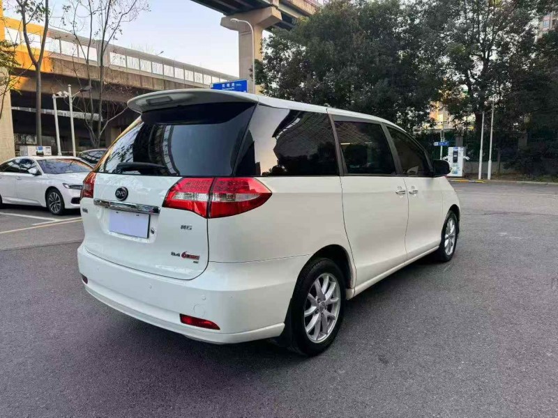 长沙17年比亚迪M64