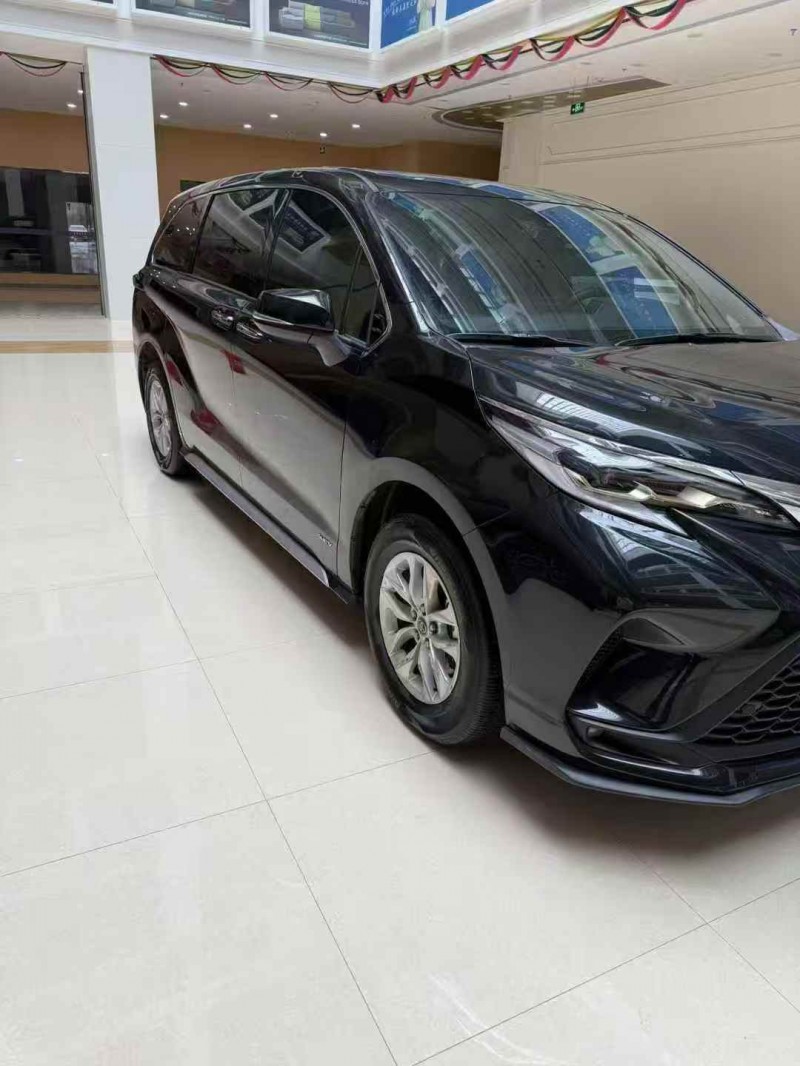 安庆25年丰田格兰维亚2