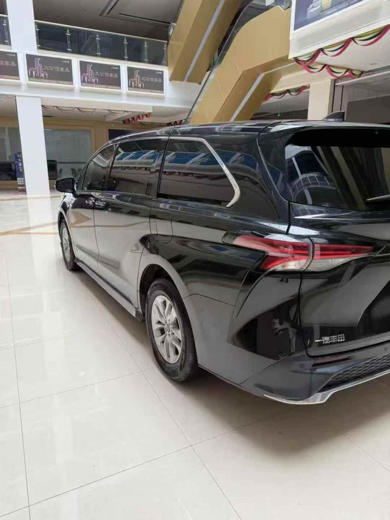 安庆25年丰田格兰维亚8