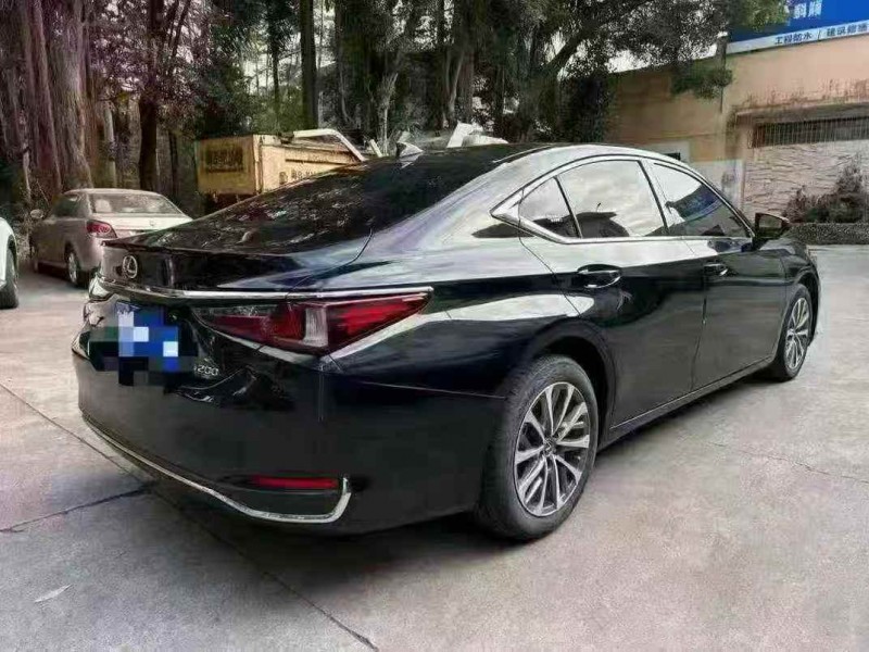 广州23年雷克萨斯ES3