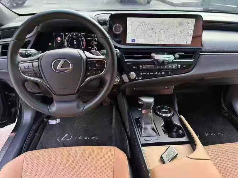 广州23年雷克萨斯ES7