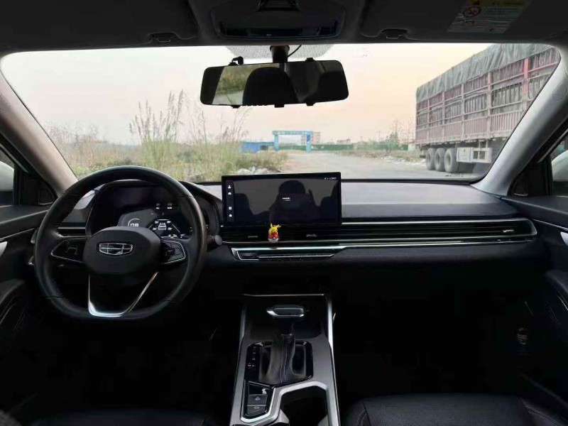 防城港23年吉利帝豪4