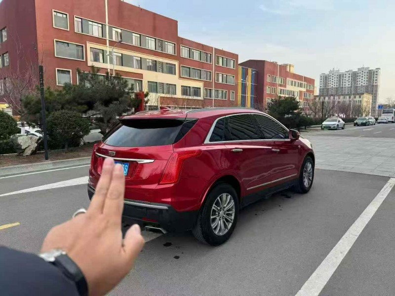 枣庄17年凯迪拉克XT58