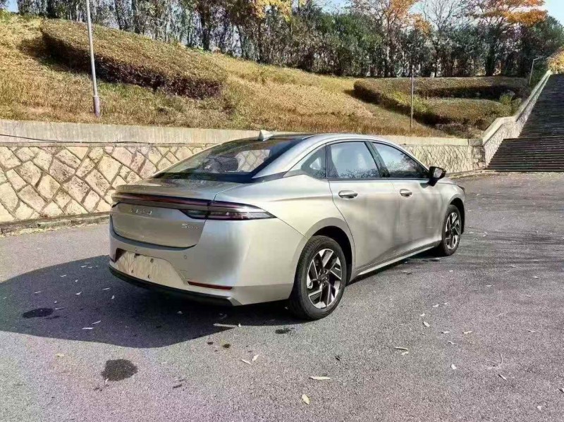 衢州25年传祺埃安S7