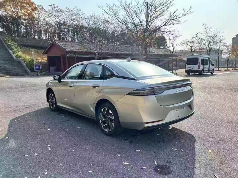 衢州25年传祺埃安S8