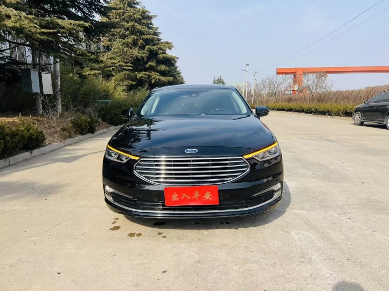 烟台20年福特金牛座1
