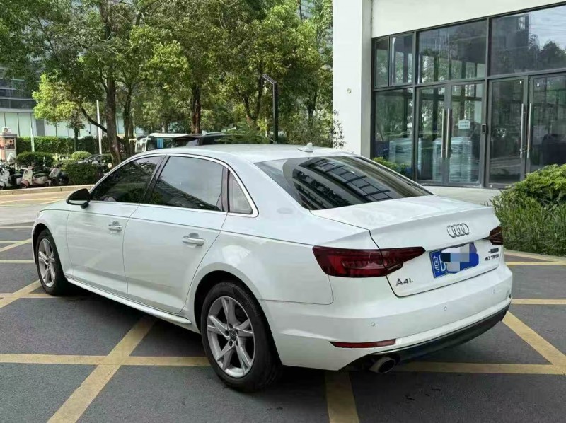 深圳18年奥迪A4L8