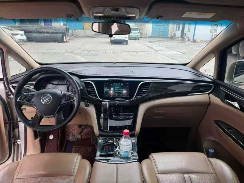 新鄉18年別克GL86