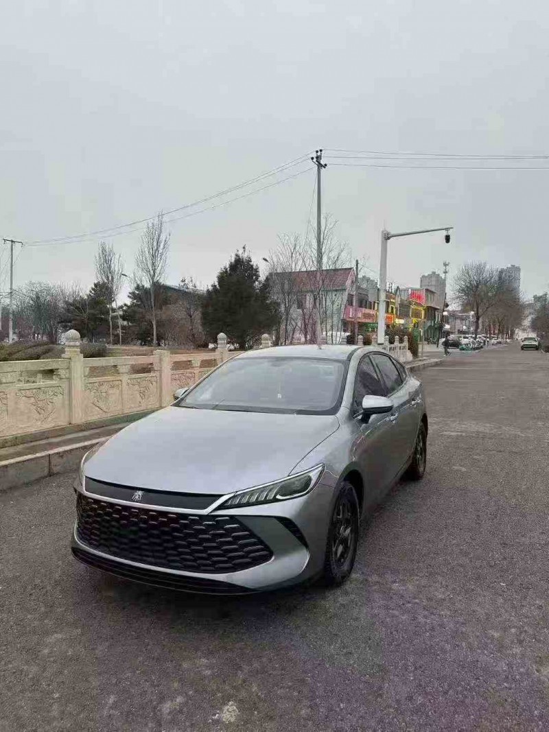 張家口25年比亞迪秦3