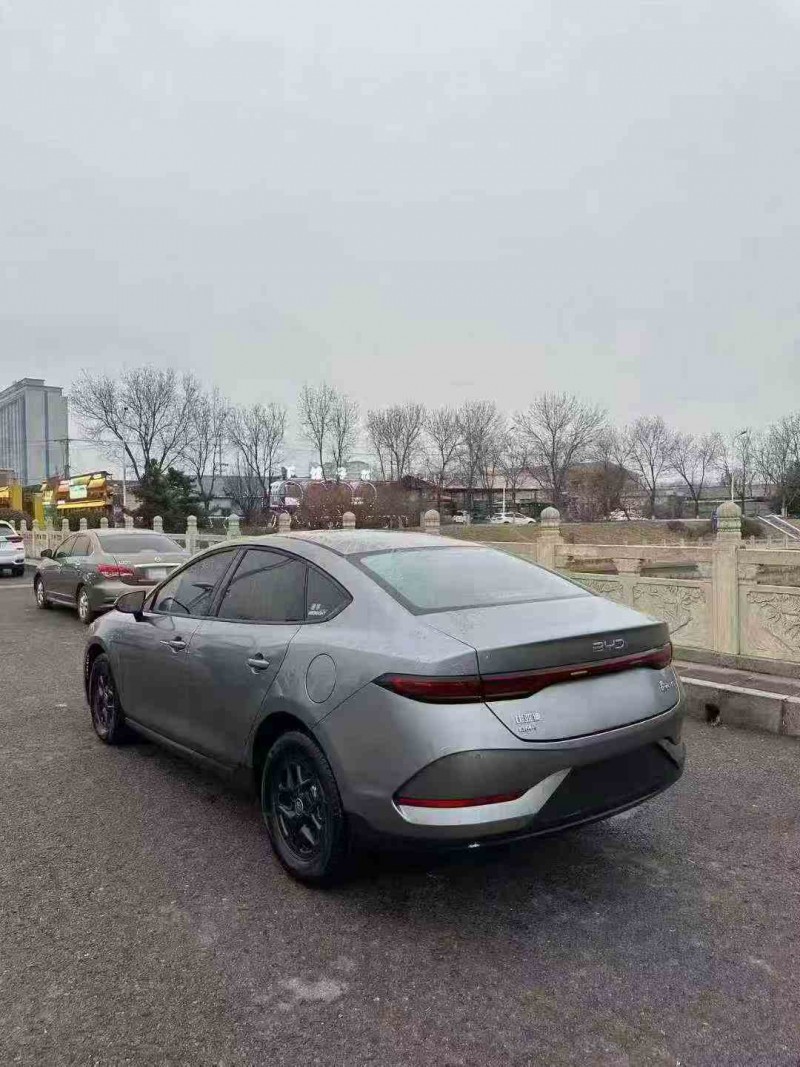 張家口25年比亞迪秦8