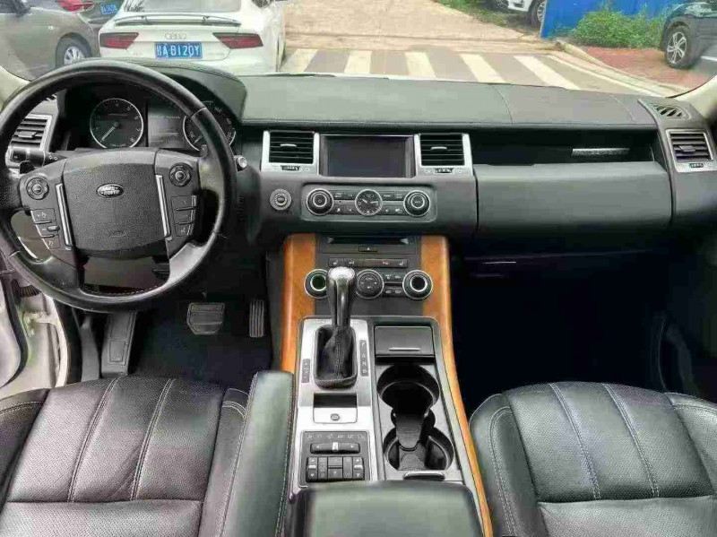 南宁13年路虎揽胜运动5