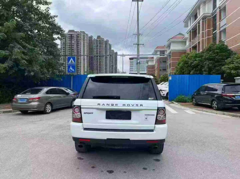 南宁13年路虎揽胜运动9