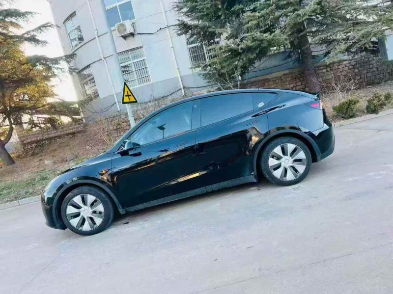 烟台22年特斯拉MODEL Y3