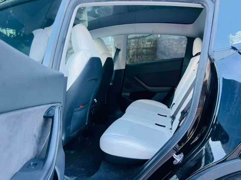 烟台22年特斯拉MODEL Y4