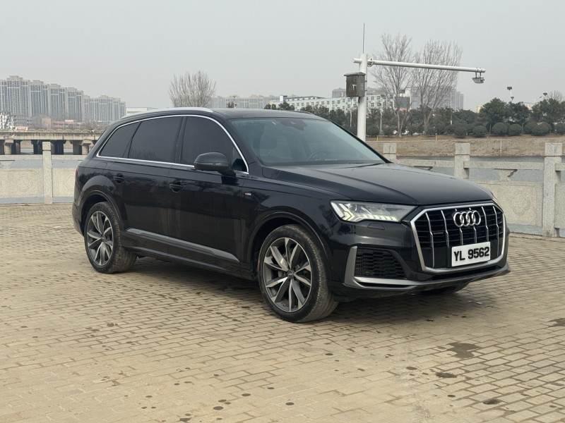 鄭州21年奧迪Q74
