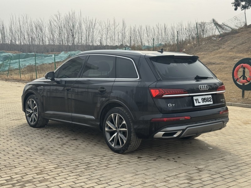 鄭州21年奧迪Q76