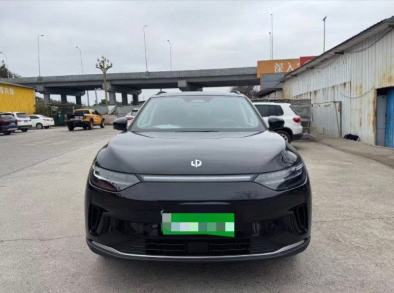 长沙25年零跑汽车C111