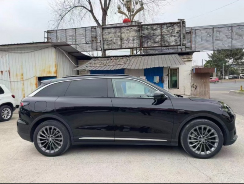 长沙25年零跑汽车C117