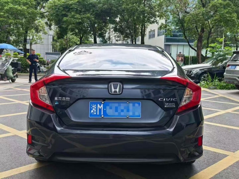 深圳21年本田思域9