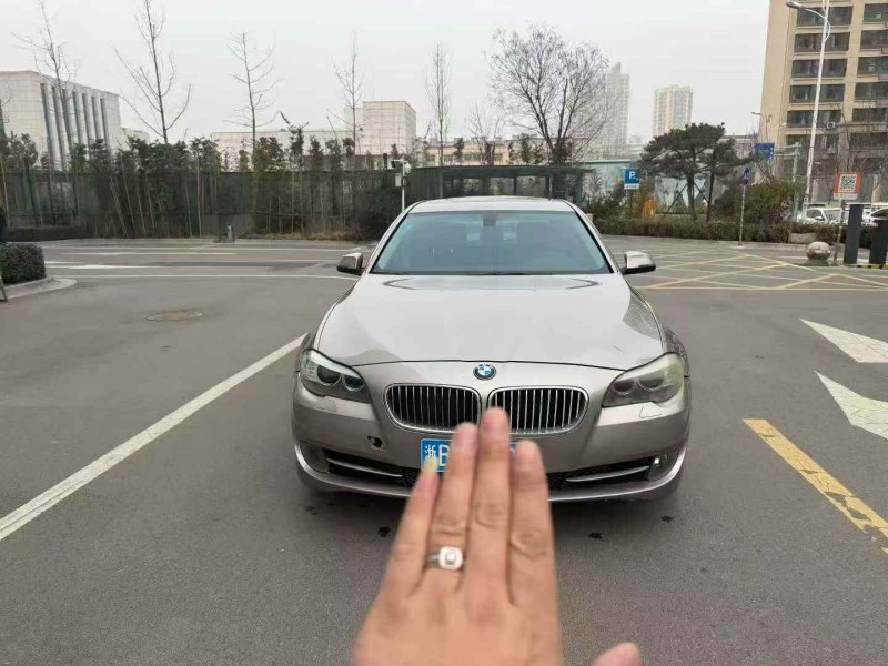 青岛16年宝马5系1