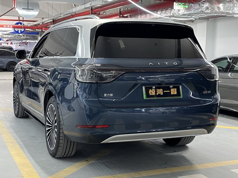 深圳25年华为智选问界8