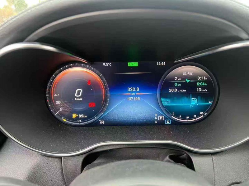 张家界21年奔驰C6