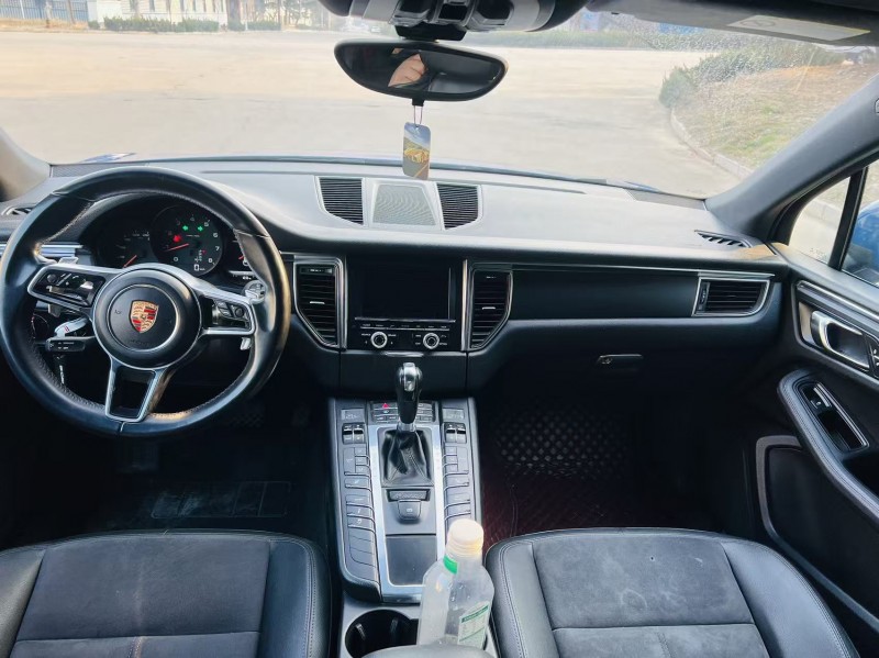 枣庄15年保时捷Macan6