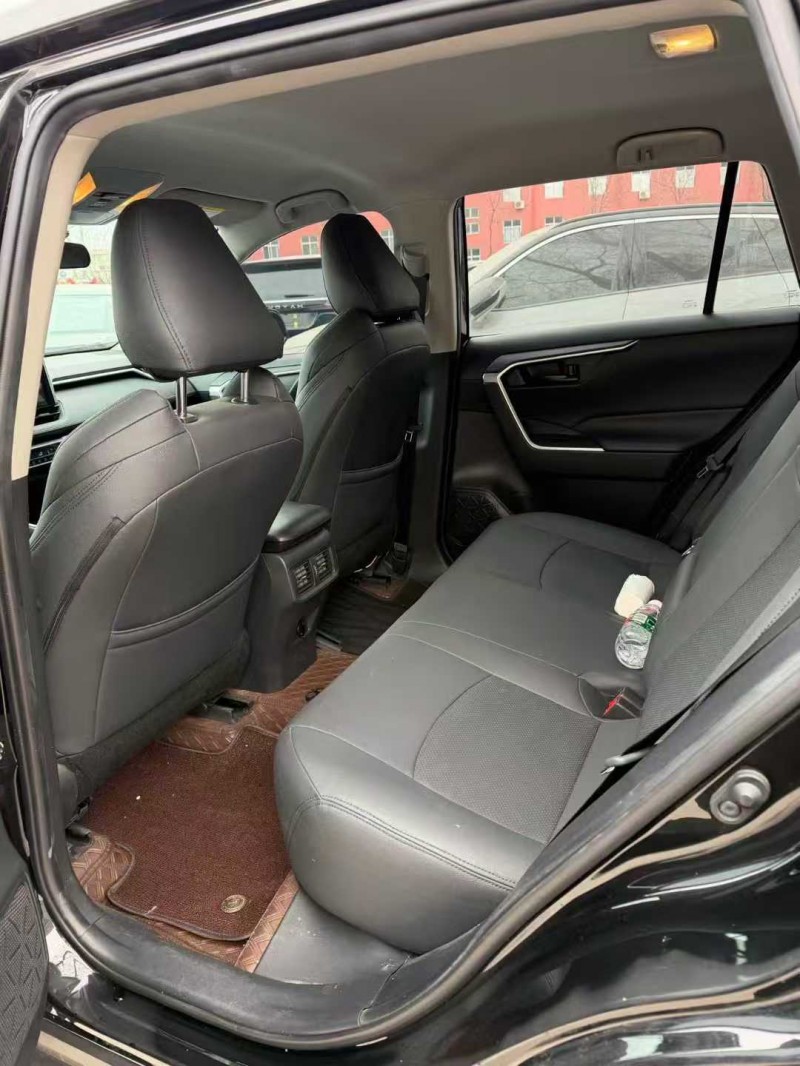 邢台22年丰田威兰达5