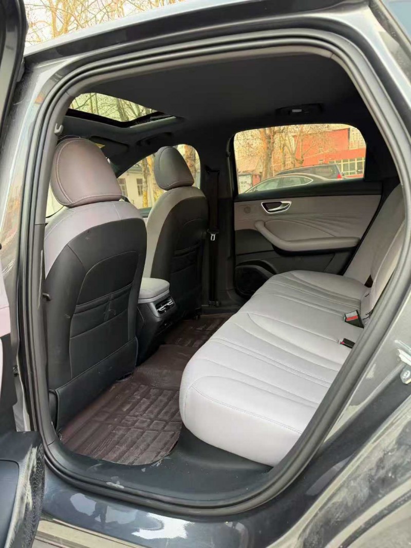 邢台26年荣威M75