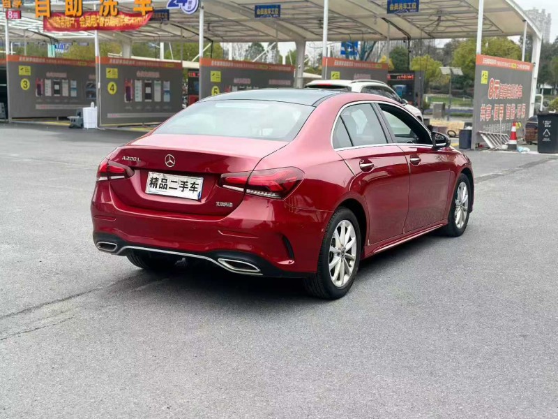 金華22年奔馳A4