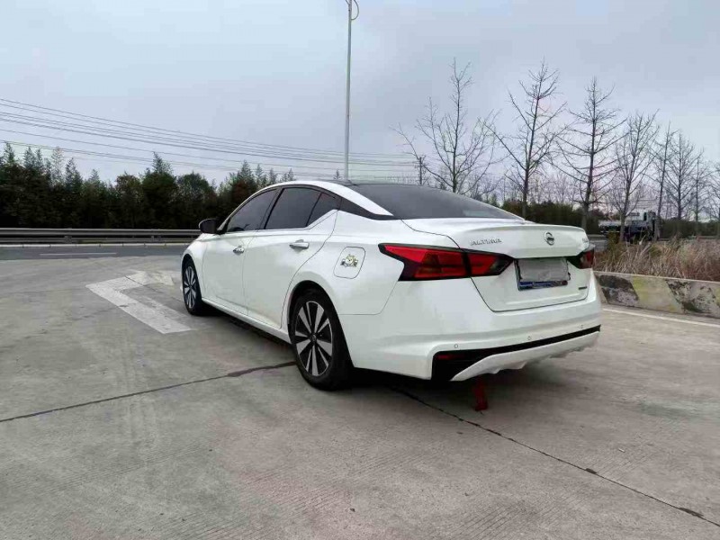 徐州22年日產天籟5