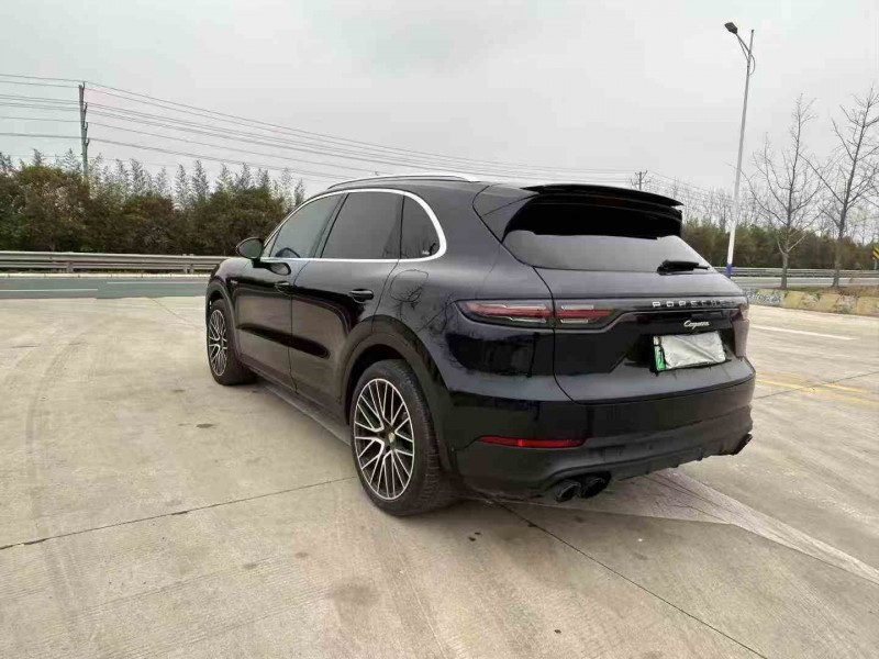 徐州19年保时捷卡宴3