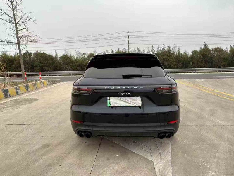 徐州19年保时捷卡宴4