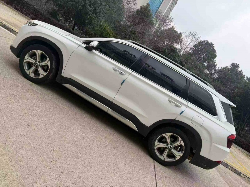 邵阳20年现代新胜达8