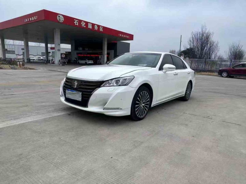 徐州18年豐田皇冠2