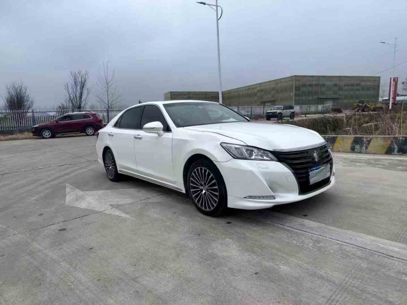 徐州18年豐田皇冠3