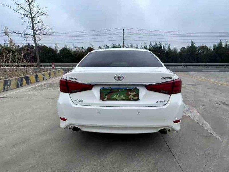 徐州18年豐田皇冠4