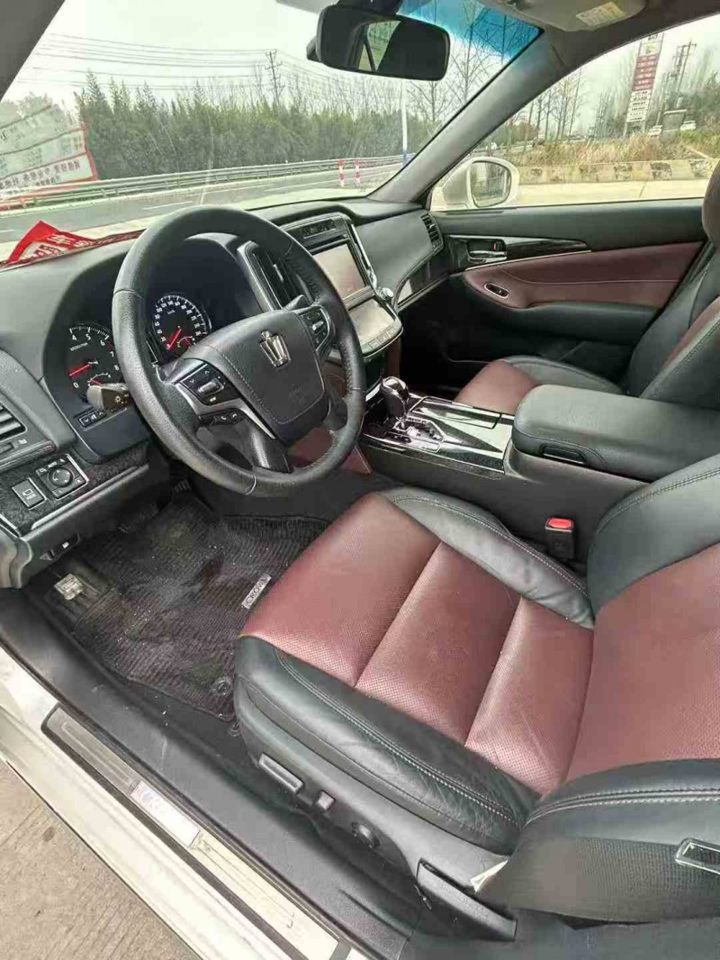 徐州18年豐田皇冠5