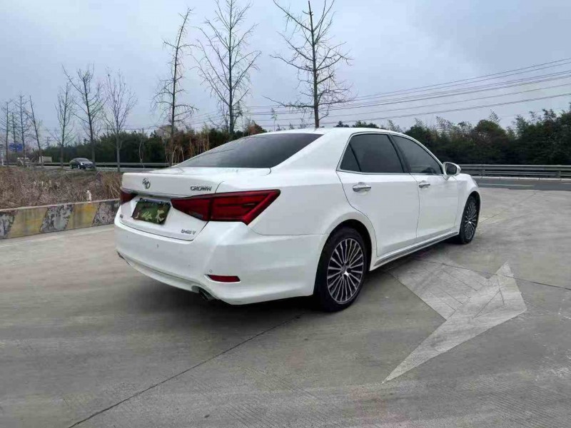 徐州18年豐田皇冠6