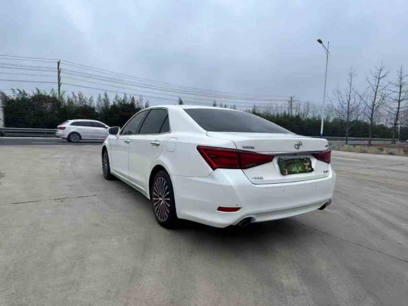 徐州18年豐田皇冠7