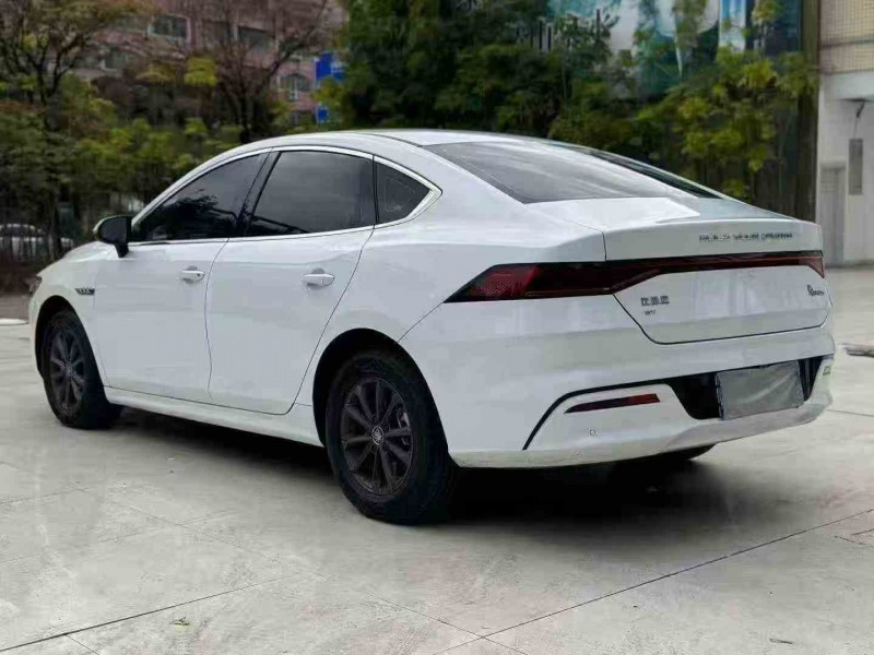 汕頭25年比亞迪秦8